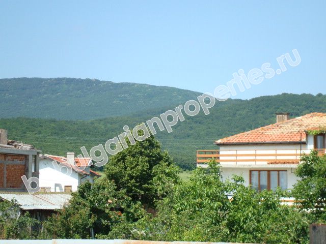 Двухэтажный дом на продажу в деревне Варвара