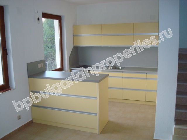 Двухэтажный дом на продажу в деревне Варвара