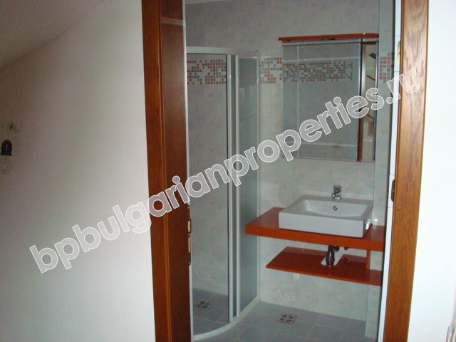 Двухэтажный дом на продажу в деревне Варвара