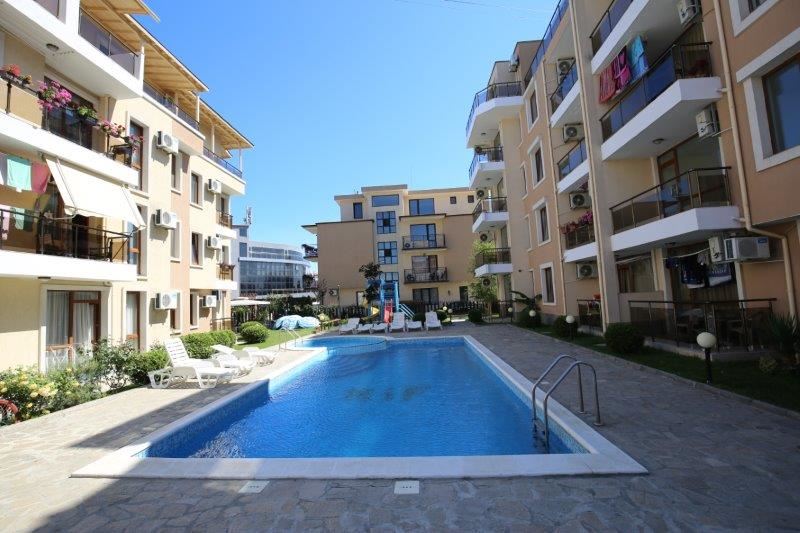 Люксовая односпальная квартира на продажу в курорте Равда