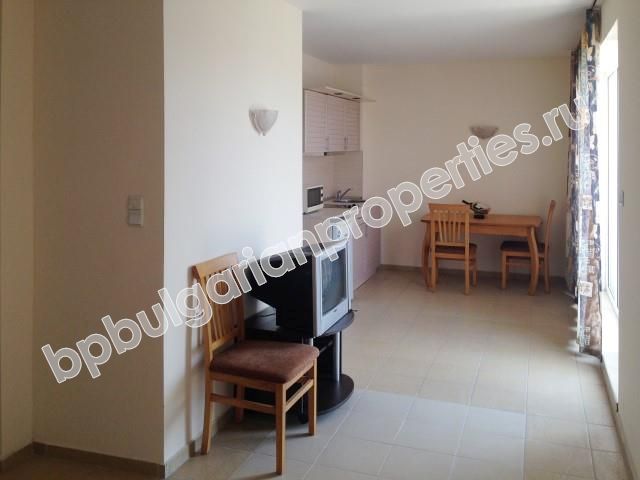 Большая светлая студия на первой линии в Солнечном Береге.