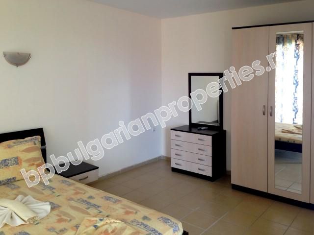 Большая светлая студия на первой линии в Солнечном Береге.