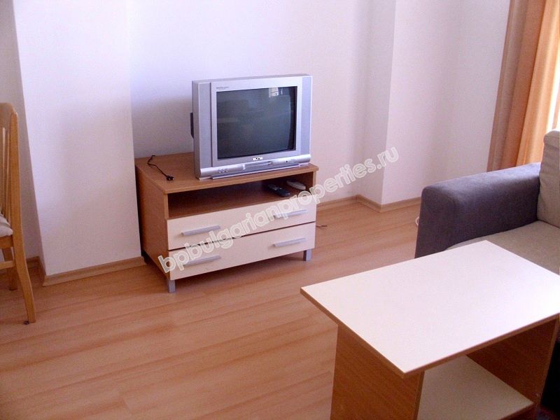 Меблирванная двухкомнатная квартира на продажу в курорте Солнечный Берег