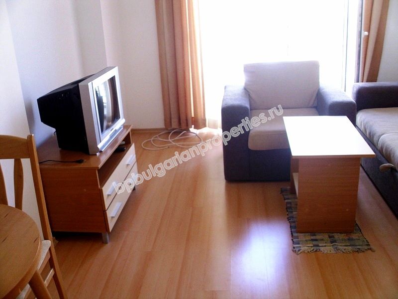 Меблирванная двухкомнатная квартира на продажу в курорте Солнечный Берег