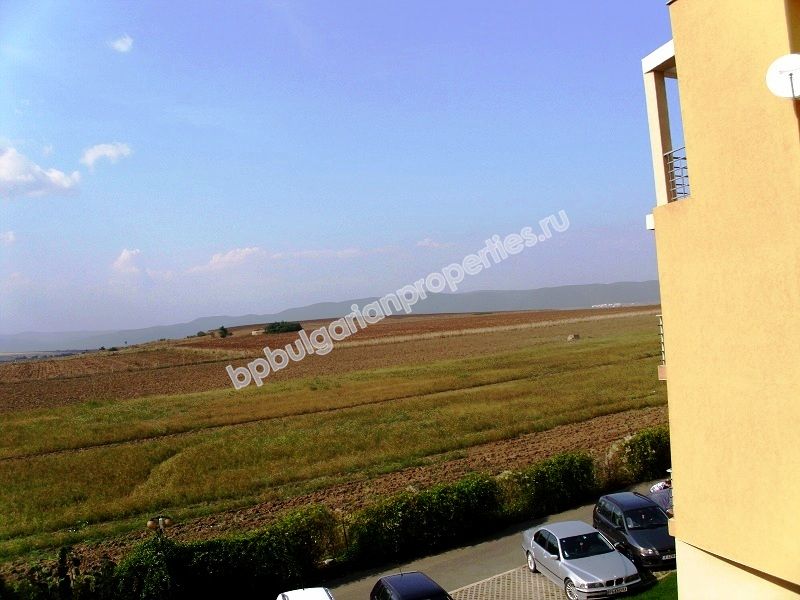 Меблирванная двухкомнатная квартира на продажу в курорте Солнечный Берег