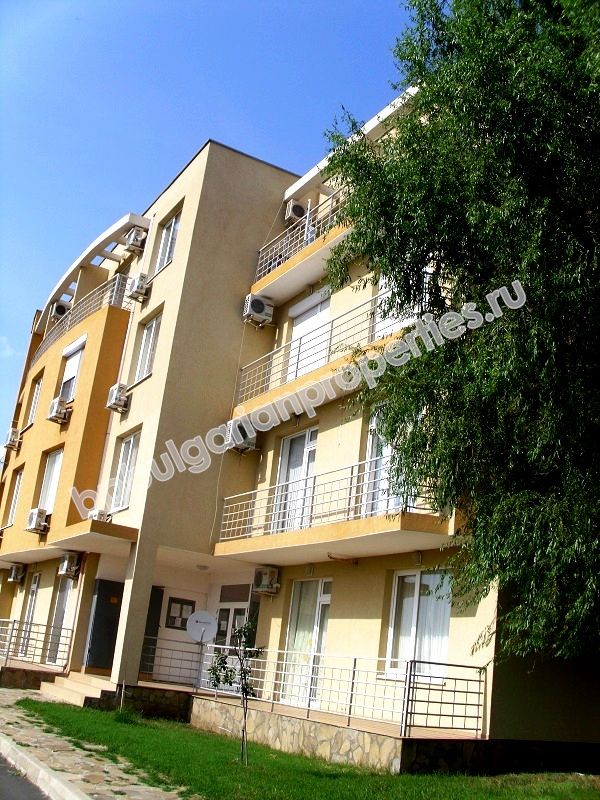 Меблирванная двухкомнатная квартира на продажу в курорте Солнечный Берег